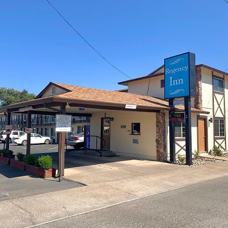 Regency Inn Lakeport Exterior foto